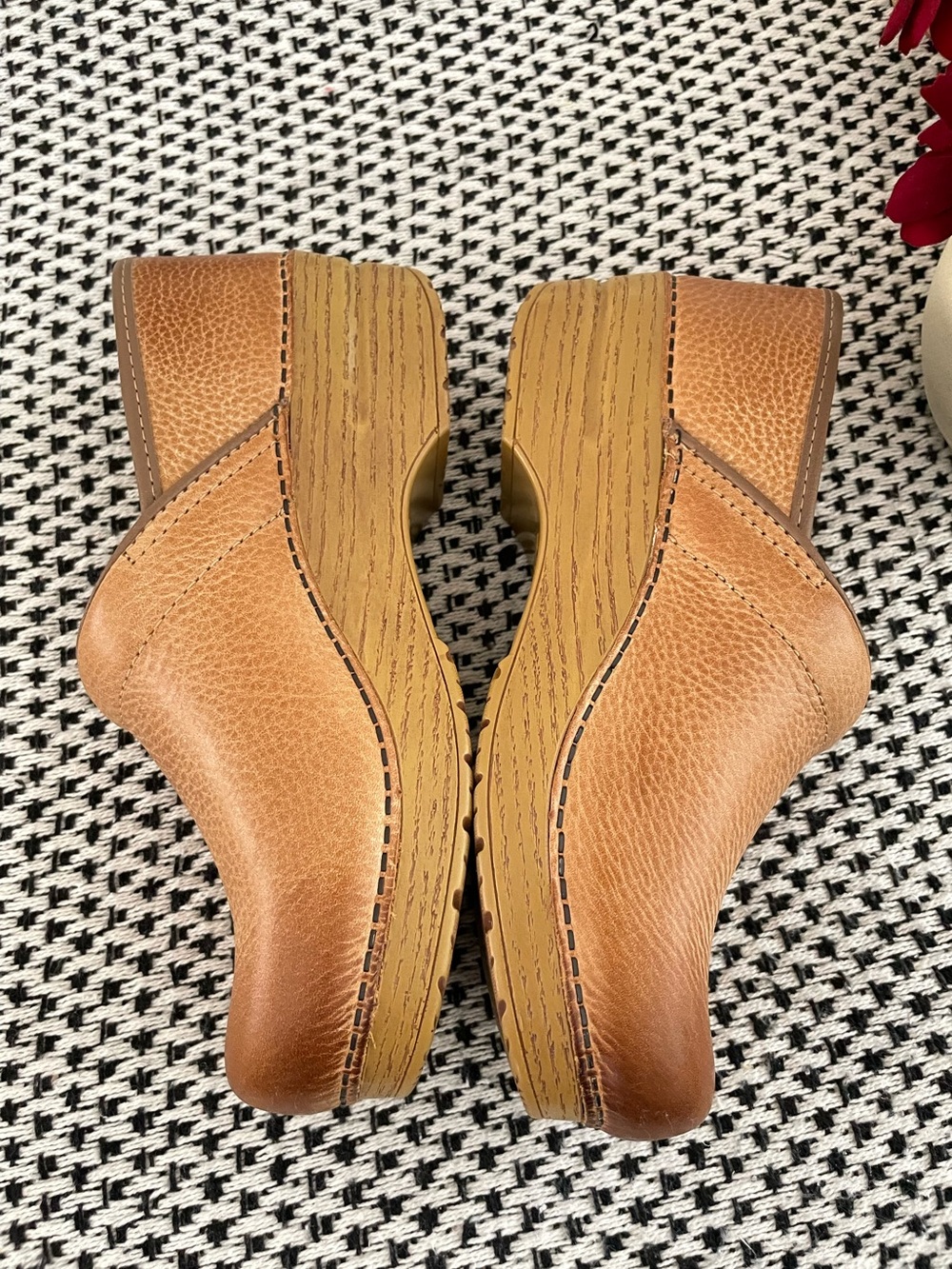 Dansko Pro Honey Clogs Distressed Burnished Leather Size 8 Beige Tan - Picture 6 of 11